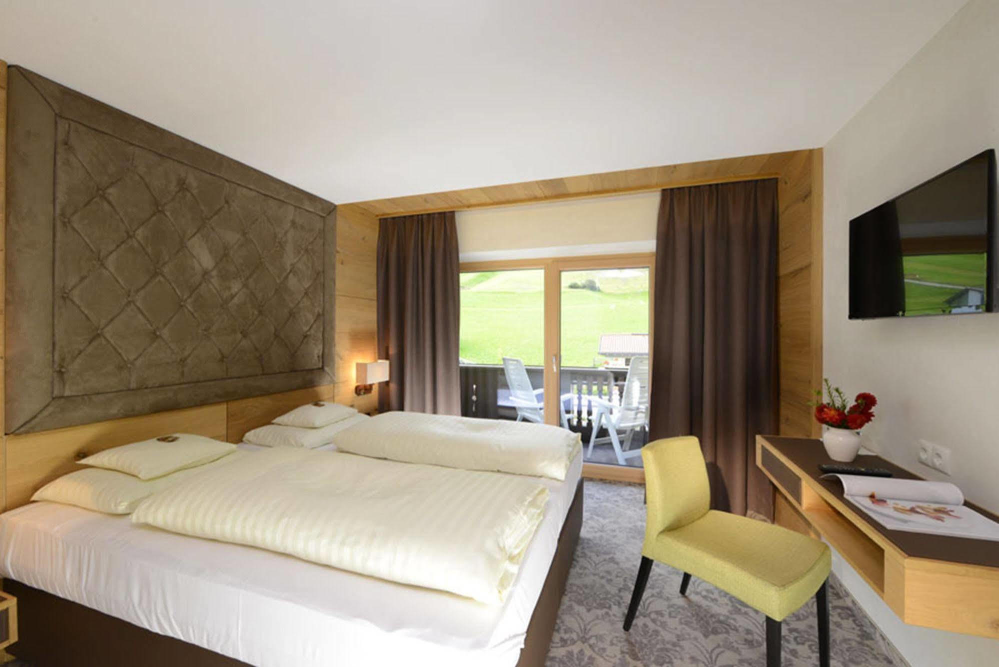 Brugger's Genießerhotel Lanersbacherhof Hotel